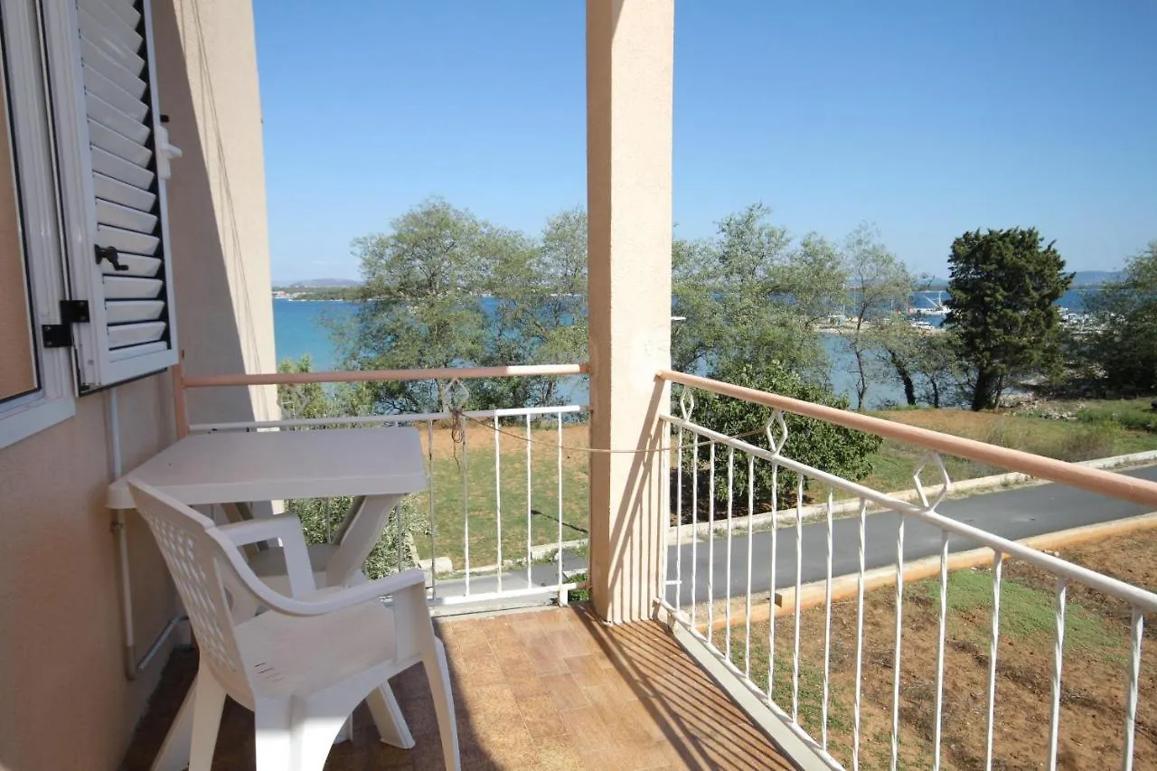 Double Room Tkon 8377D